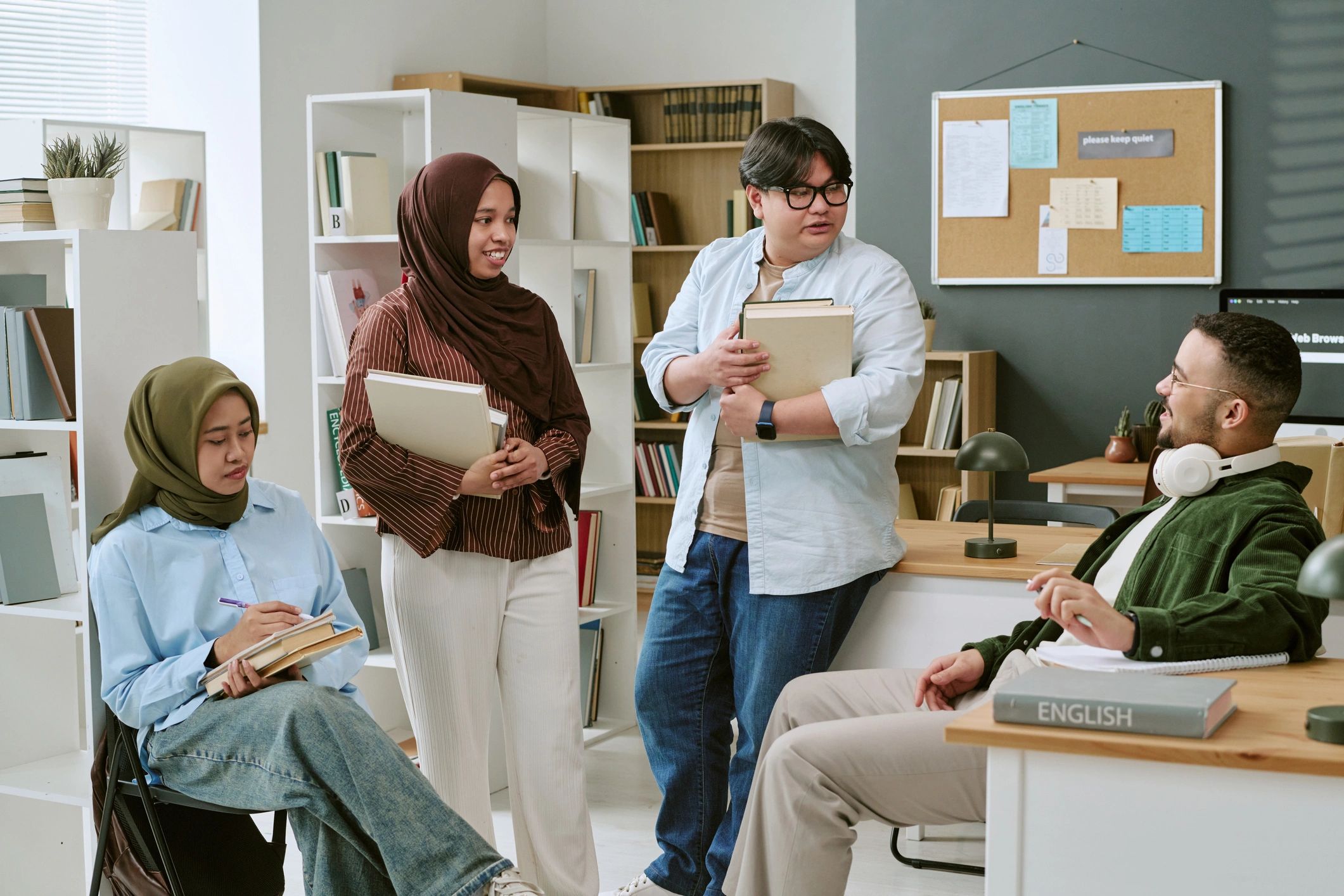 International students collaborating during an academic consultation